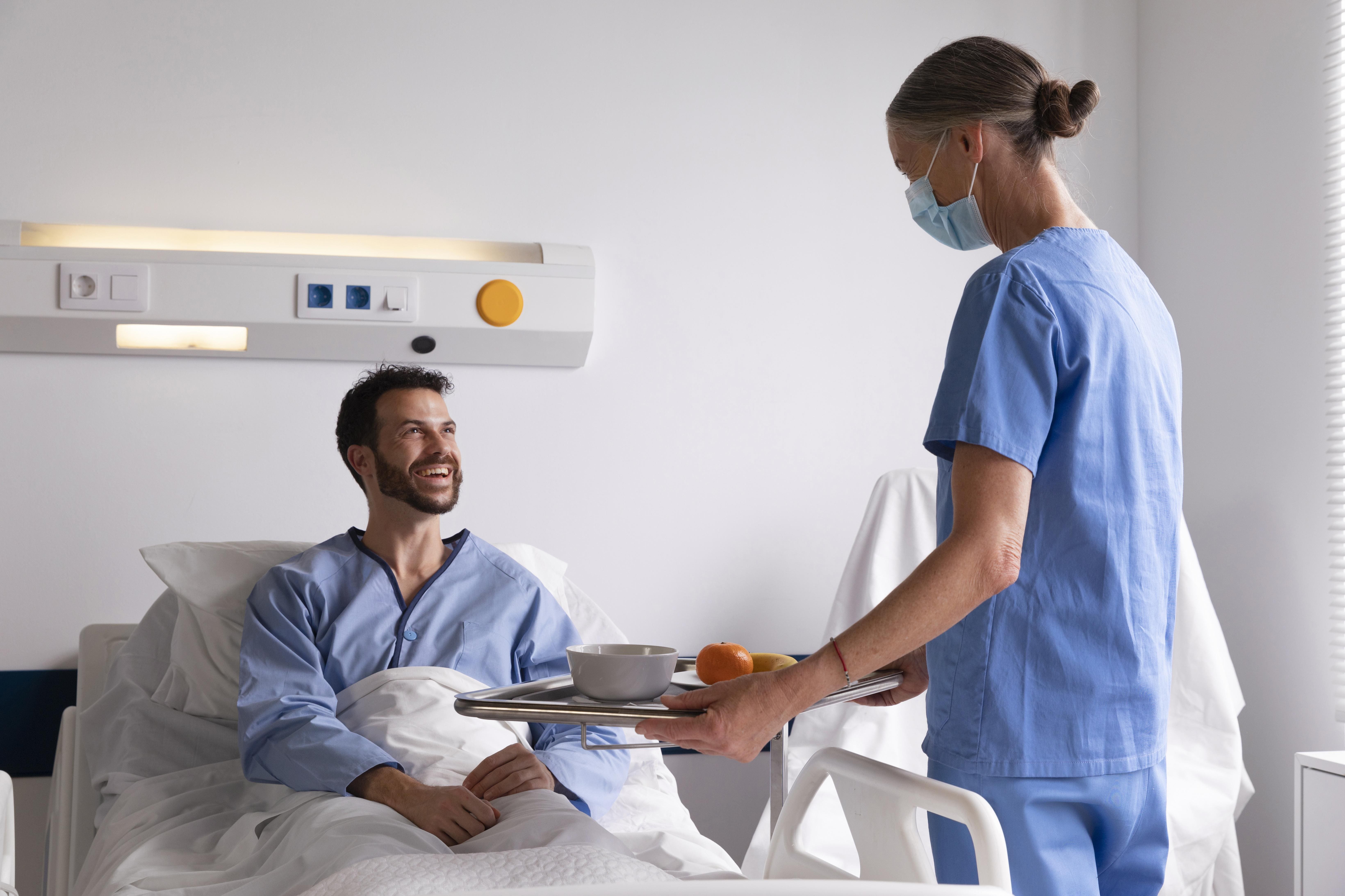 paciente recibe una alimentacion hospitalaria adecuada por parte del comedor industrial hospitalario